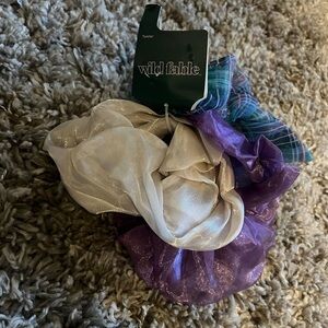 NWT Wild Fable set off 3 hair scrunchies